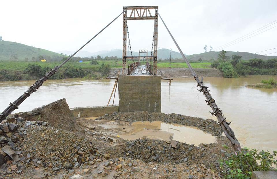 1.200 ho dan bi co lap khi mo cau bi sat trong lu hinh anh