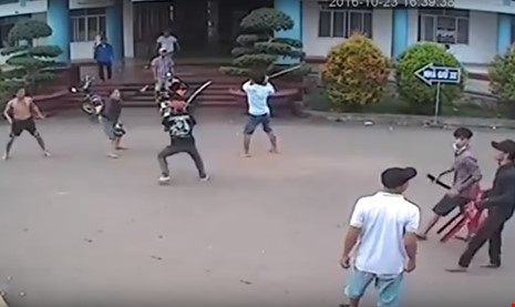 Mot nguoi chet, 5 nguoi bi thuong sau cuoc hon chien hinh anh