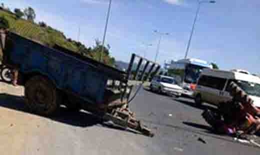 Oto tong may cay tren cao toc Lien Khuong - Da Lat hinh anh