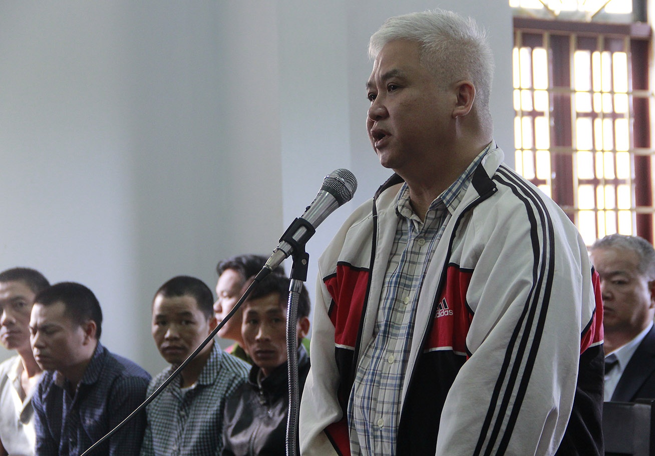 Vu no sung 3 lam nguoi chet: Ui dat cua dan vi khong hieu luat? hinh anh