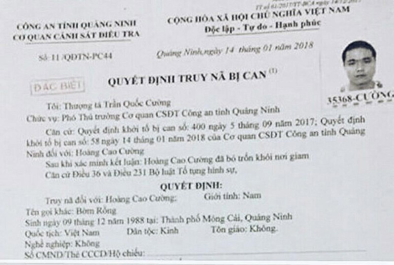 Hai bi can bo tron khi dang nam trong benh vien co ba lop rao hinh anh