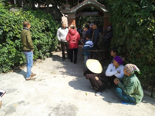 Nghi an cong an no sung bat bac, mot thanh nien 'dinh' dan tu vong hinh anh