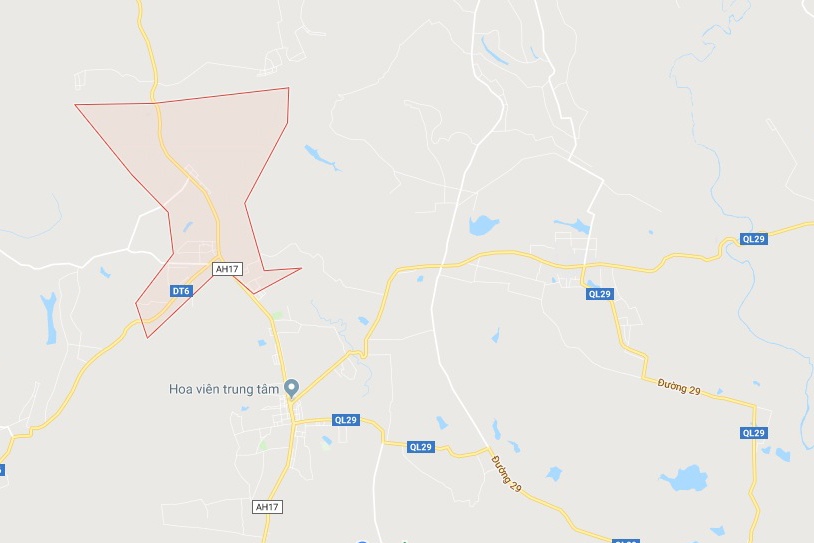 Nguoi dan ong chet ben xe may anh 2