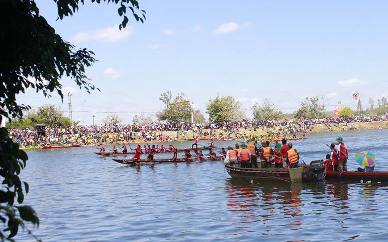 Đua thuyền trên Tây Nguyên ảnh 2 Dua thuyen tren Tay Nguyen anh 2