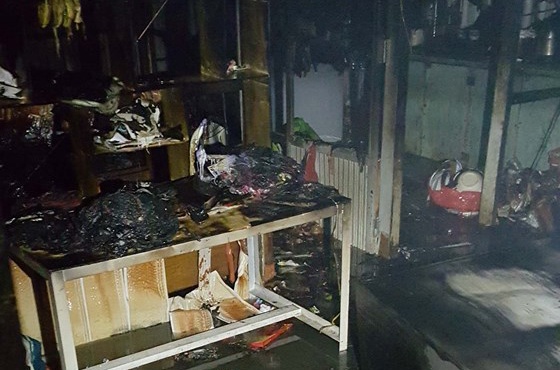 Hỏa hoạn thiêu rụi nhà ảnh 2 Hoa hoan thieu rui nha anh 2