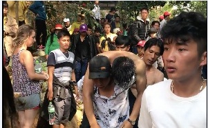 Te thac Pongour trong le hoi, thanh nien 9X tu vong hinh anh