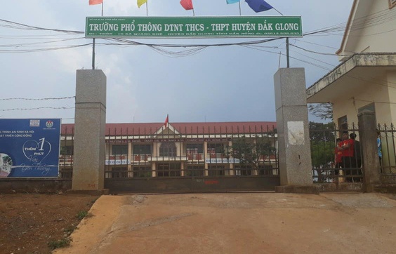 30 hoc sinh ngo doc anh 1