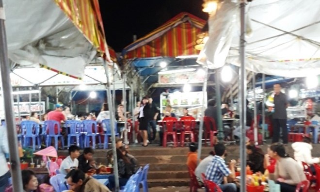 Du khách bị đánh tại chợ đêm ảnh 2 Du khach bi danh tai cho dem anh 2