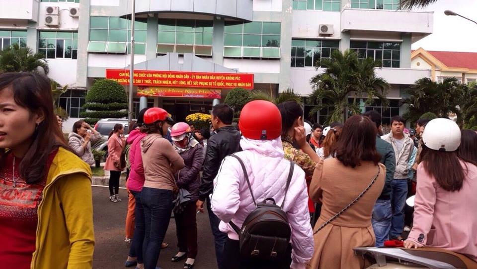 Hang tram giao vien Dak Lak mat viec phai lam du nghe de song hinh anh