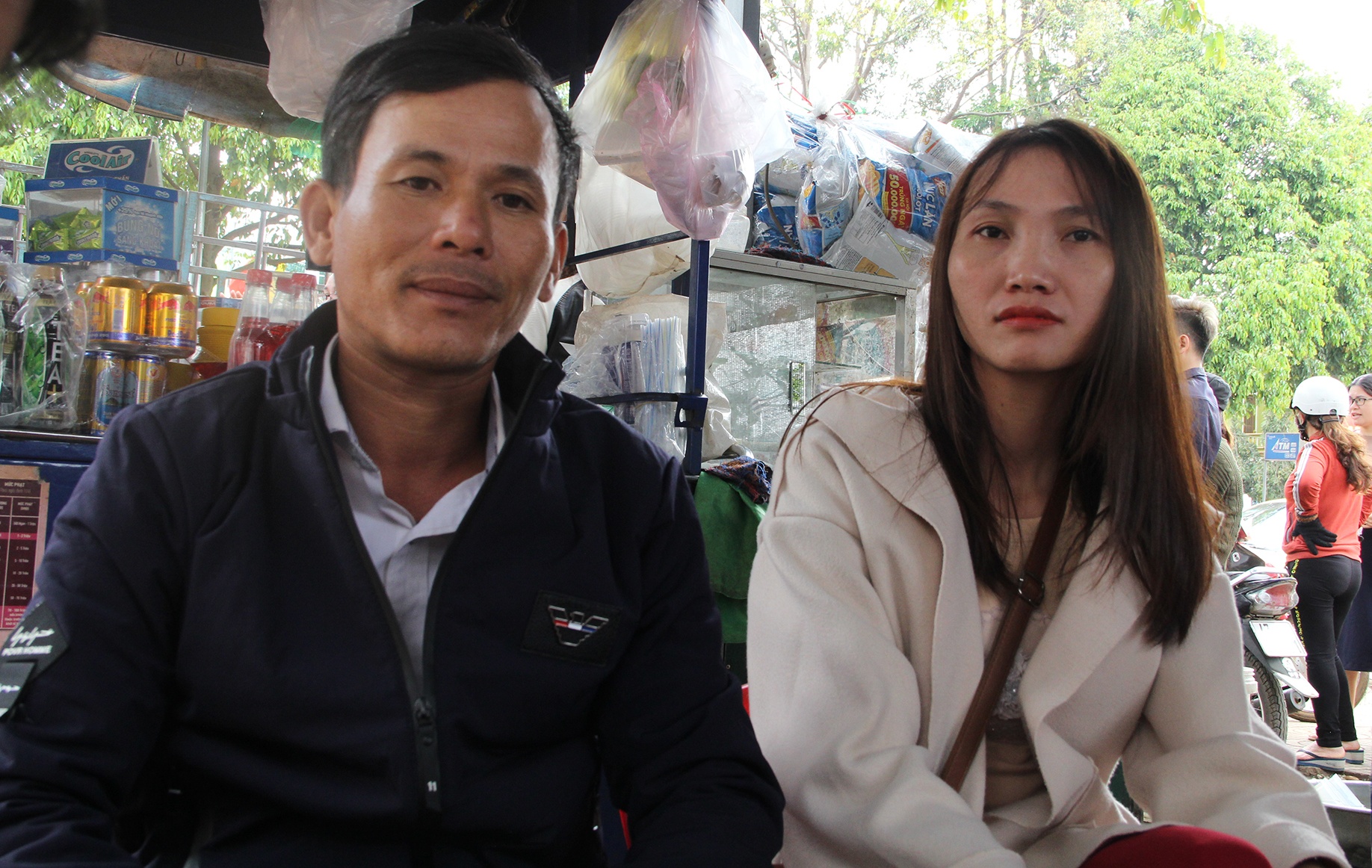 Hang tram giao vien bi cat hop dong anh 1