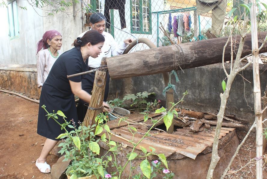 Nước giếng nóng bất thường ảnh 1 Nuoc gieng nong bat thuong anh 1