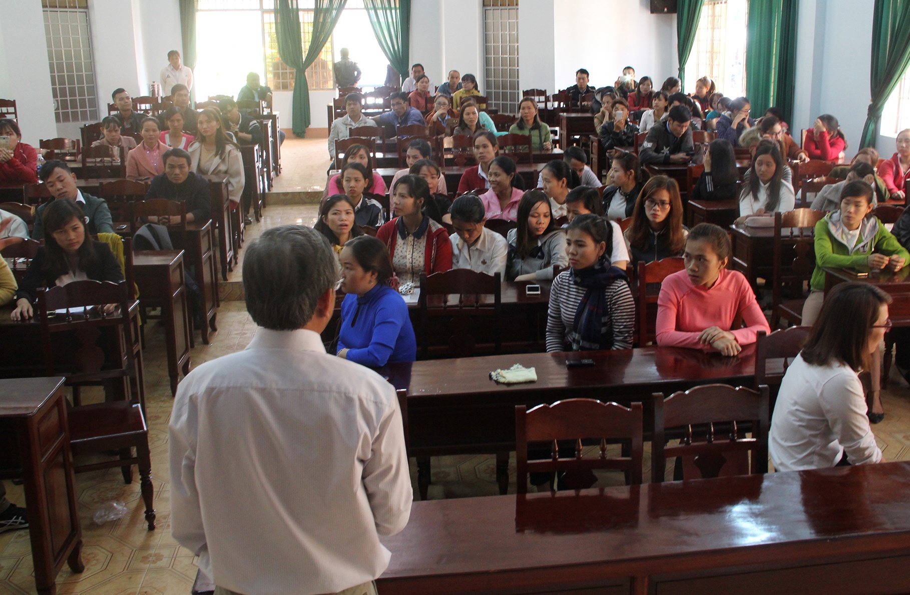 Cong an xac minh thong tin giao vien Dak Lak to 'chay' viec tram trieu hinh anh