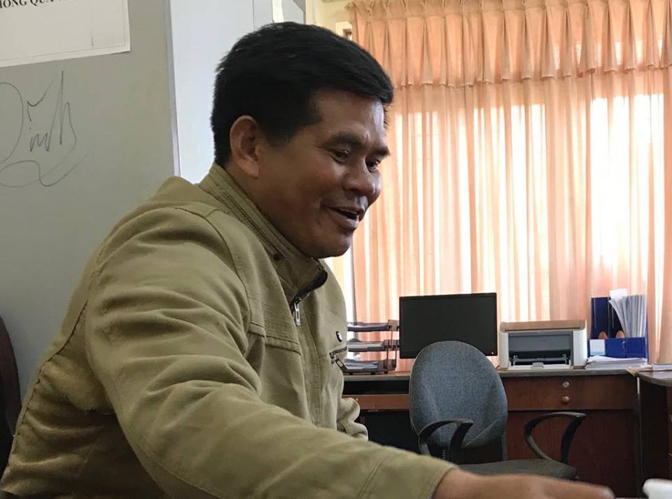 Khoi to chu tich xa nhan hoi lo hinh anh