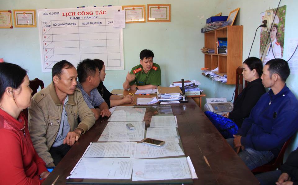 Nhieu nguoi dan bi lua tien ty anh 1