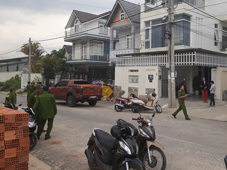 Hai cha con bị bắn  ảnh 1 Hai cha con bi ban anh 1