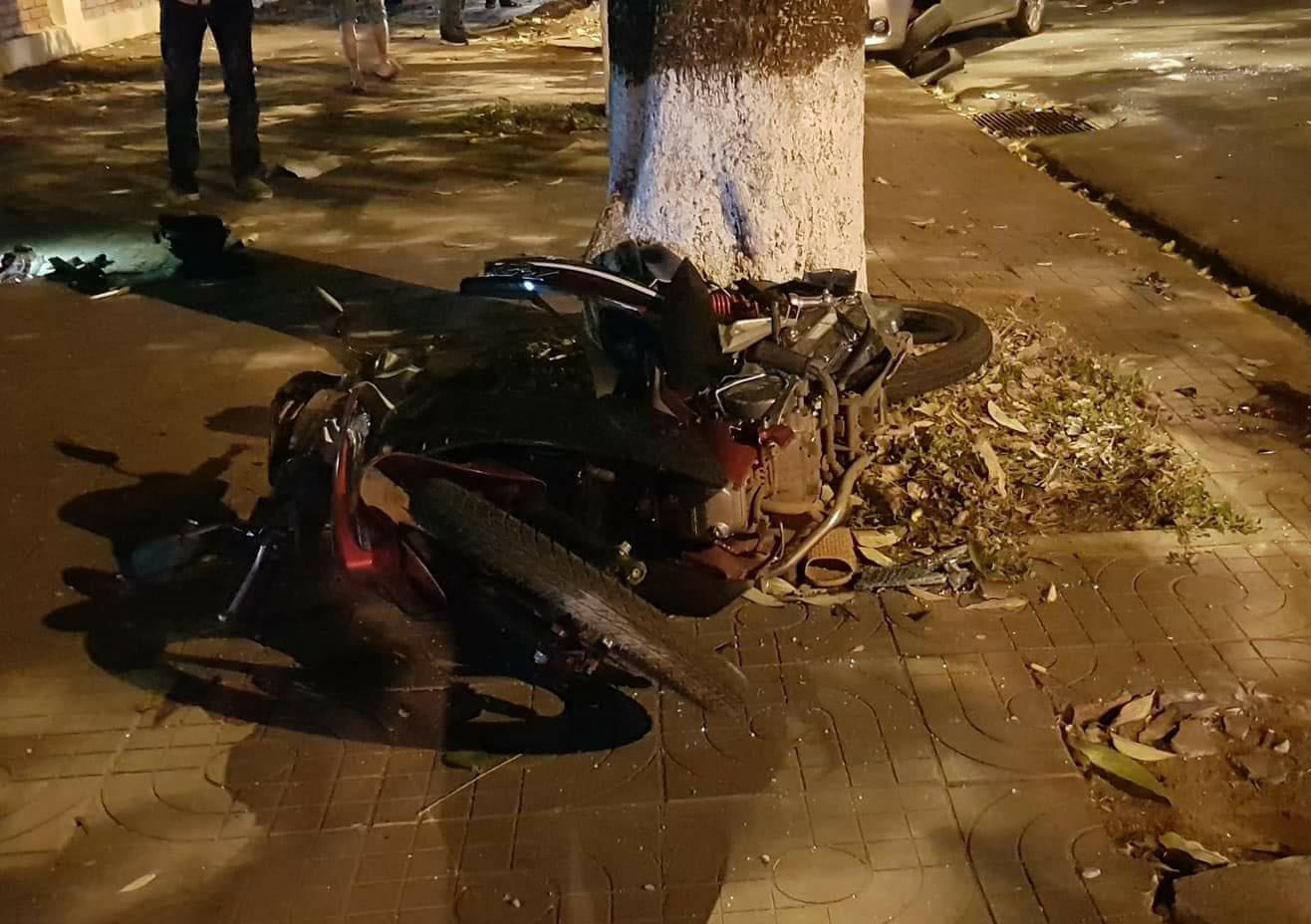 Oto 4 cho lan lan tong chet be trai 5 tuoi hinh anh