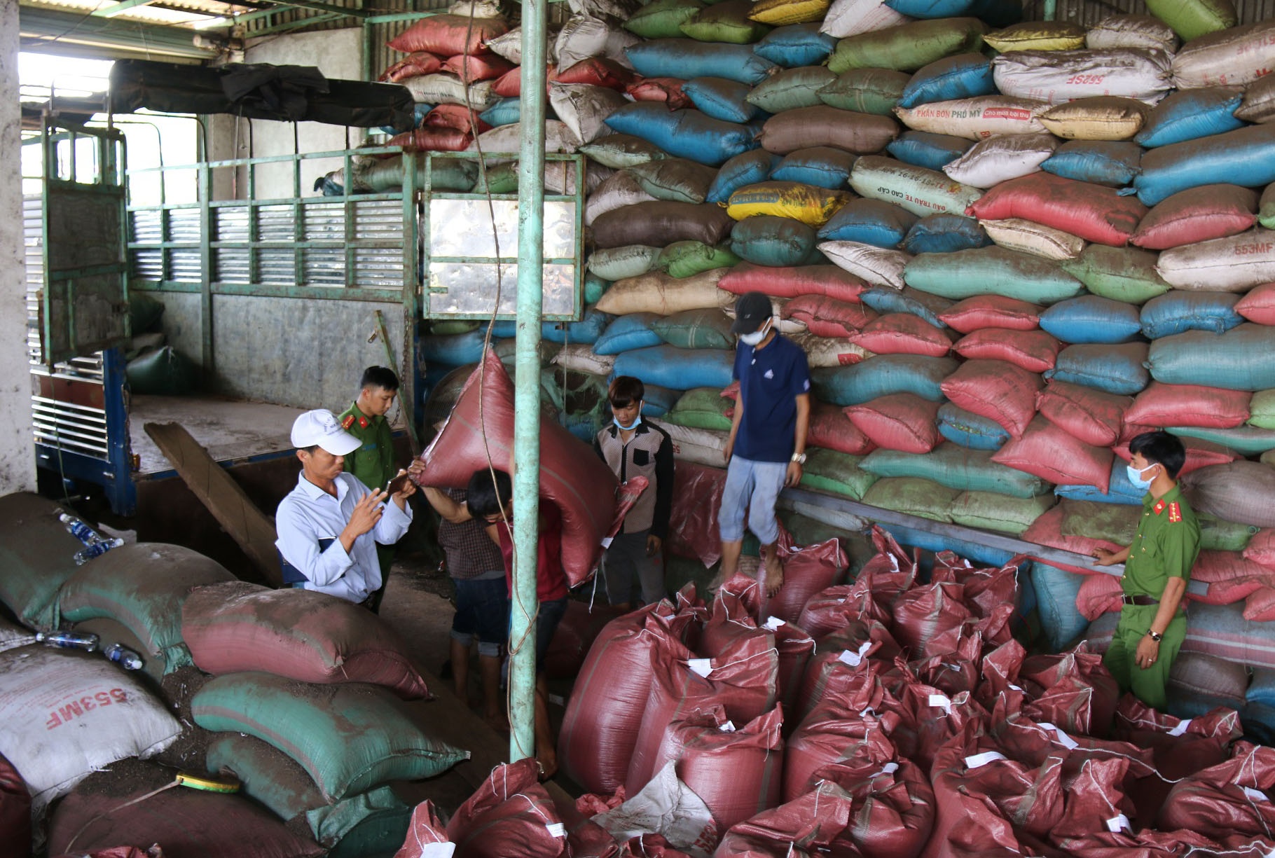 Ca phe tron voi pin anh 1