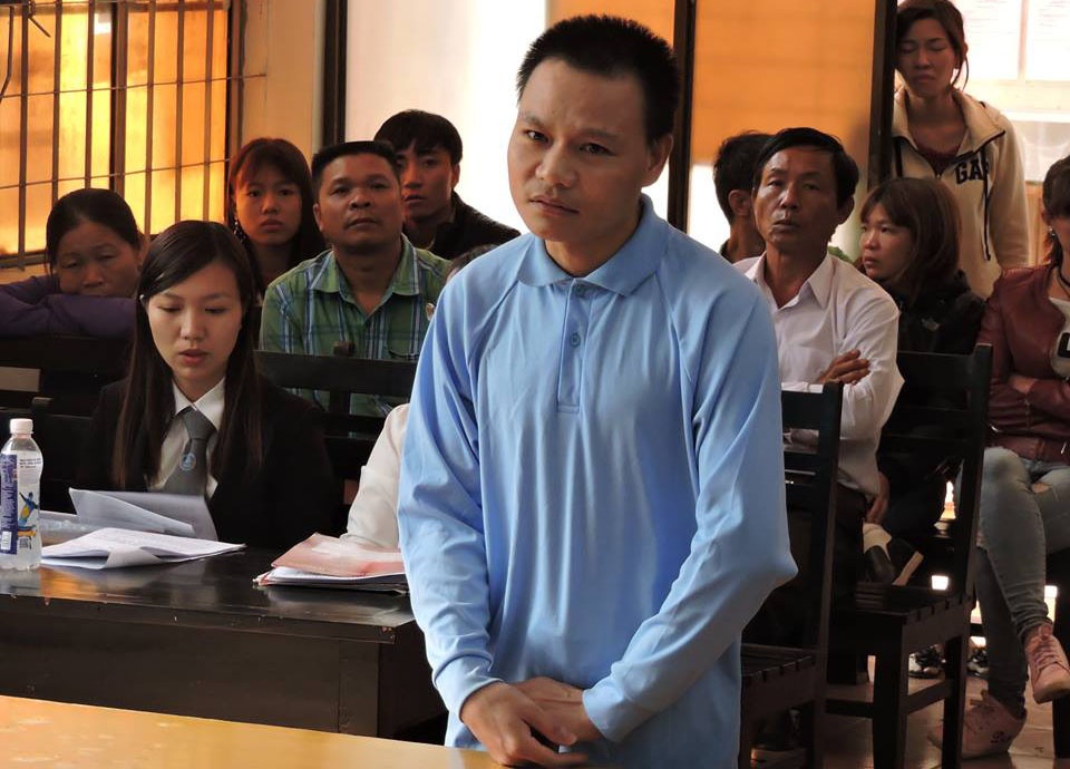Y an chung than bao ve truong mam non hiep dam be gai 5 tuoi hinh anh