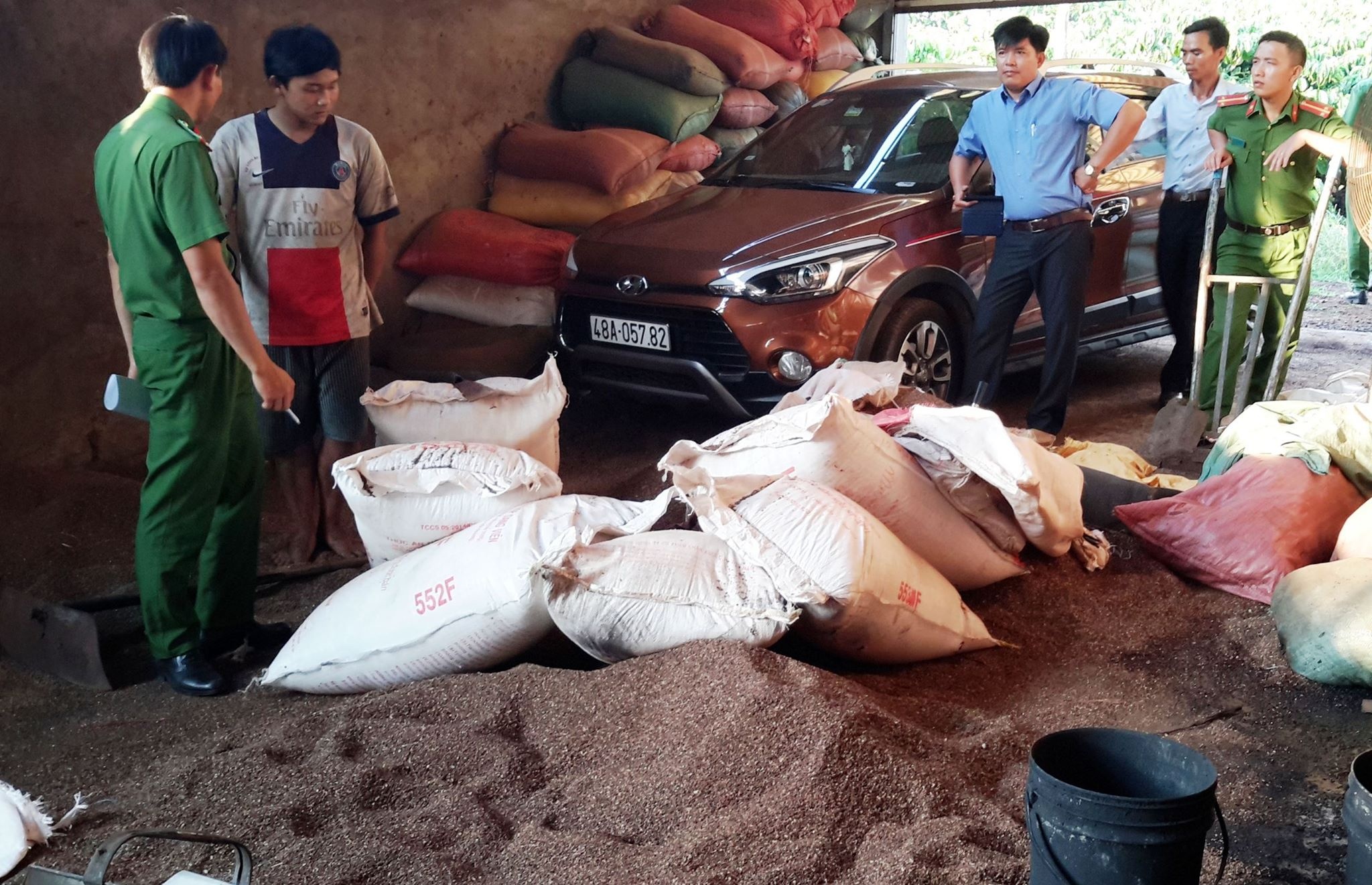 Hon 3 tan ca phe tron loi pin da duoc ban o Binh Phuoc hinh anh
