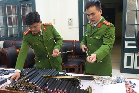 Lan tung tich 'ong trum' buon vu khi duoi vo boc cua mot tri thuc tre hinh anh