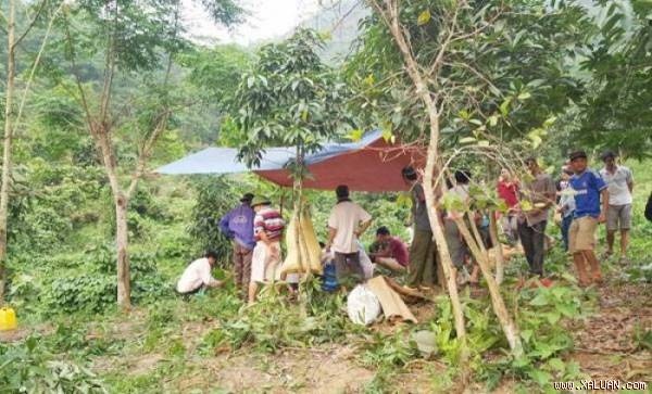 Hai vo chong bi set danh tu vong khi di lam ray hinh anh