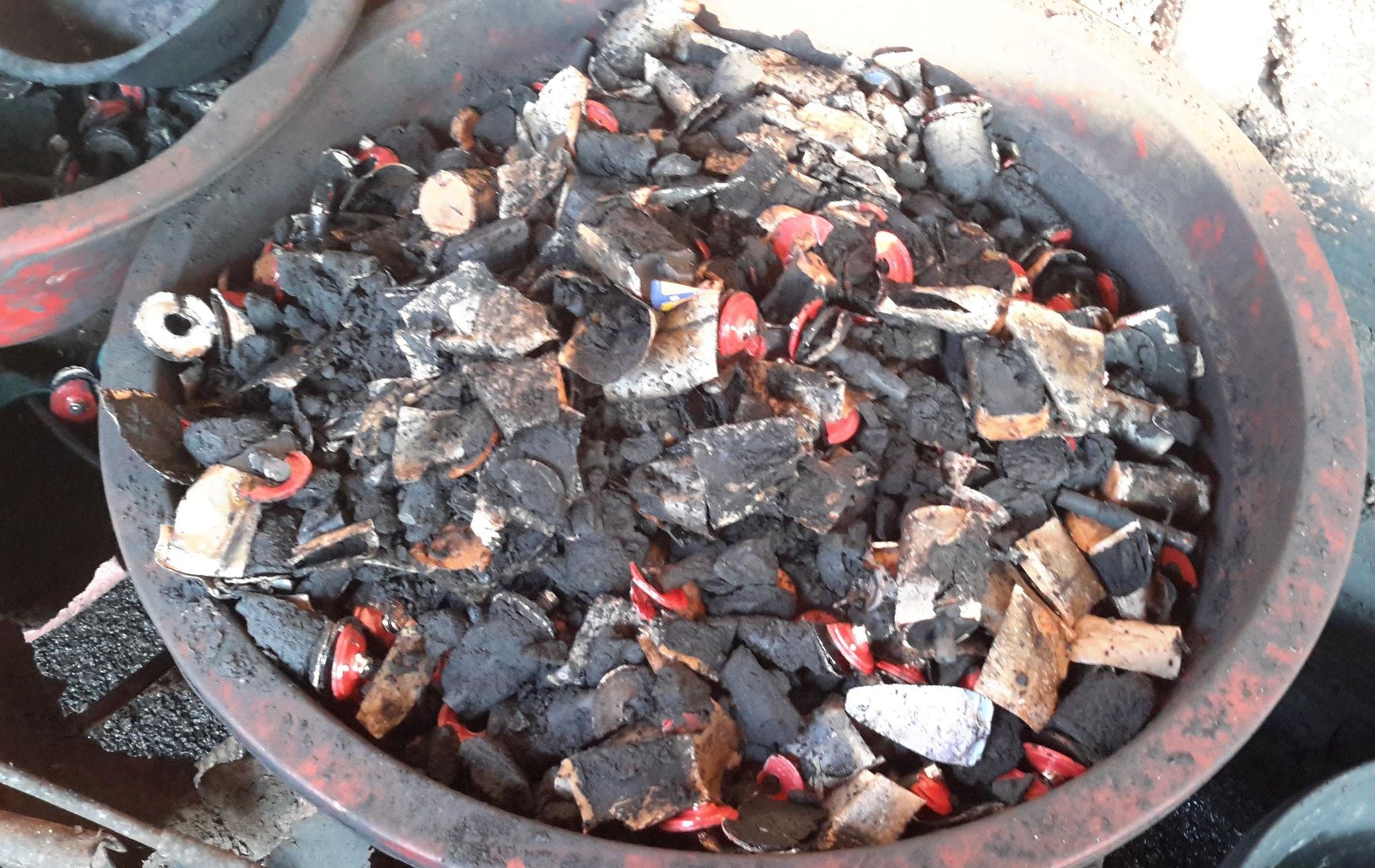 Hon hop phe pham ca phe tron loi pin duoc dung de lam gi? hinh anh