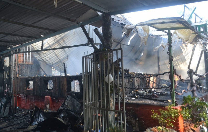 Chay quan ca phe, nhieu xe Vespa co bi thieu rui hinh anh