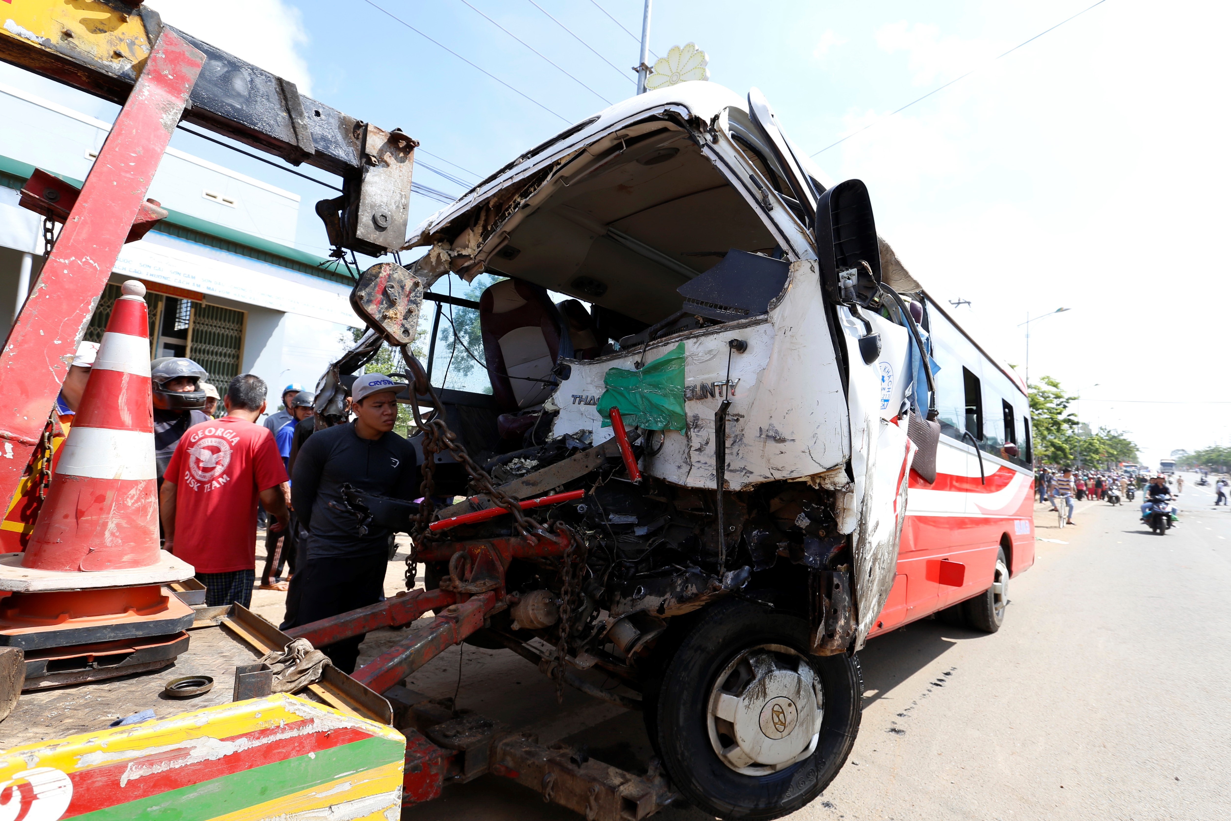 Tai nạn 10 người thương vong ảnh 2 Tai nan 10 nguoi thuong vong anh 2