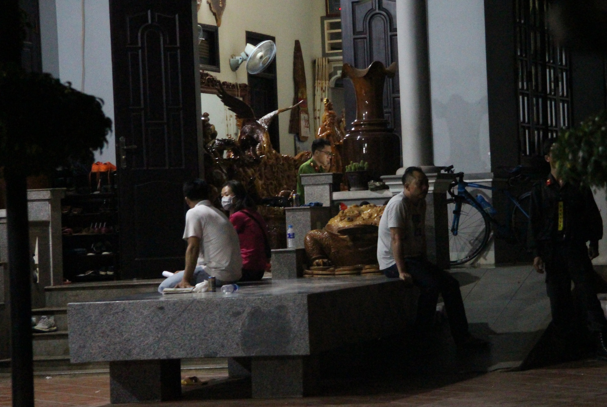 Bat go lau trong vuon quoc gia anh 2