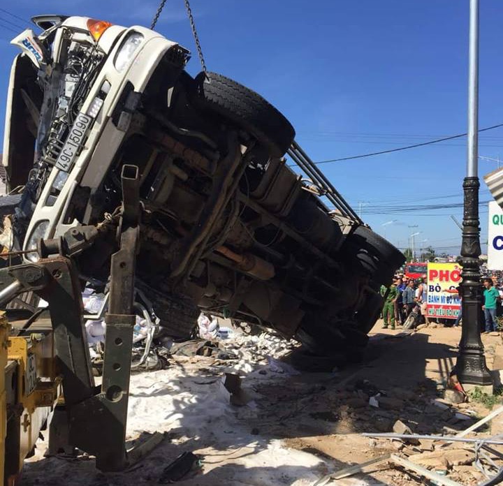 Tai nan lien hoan 6 nguoi chet anh 5