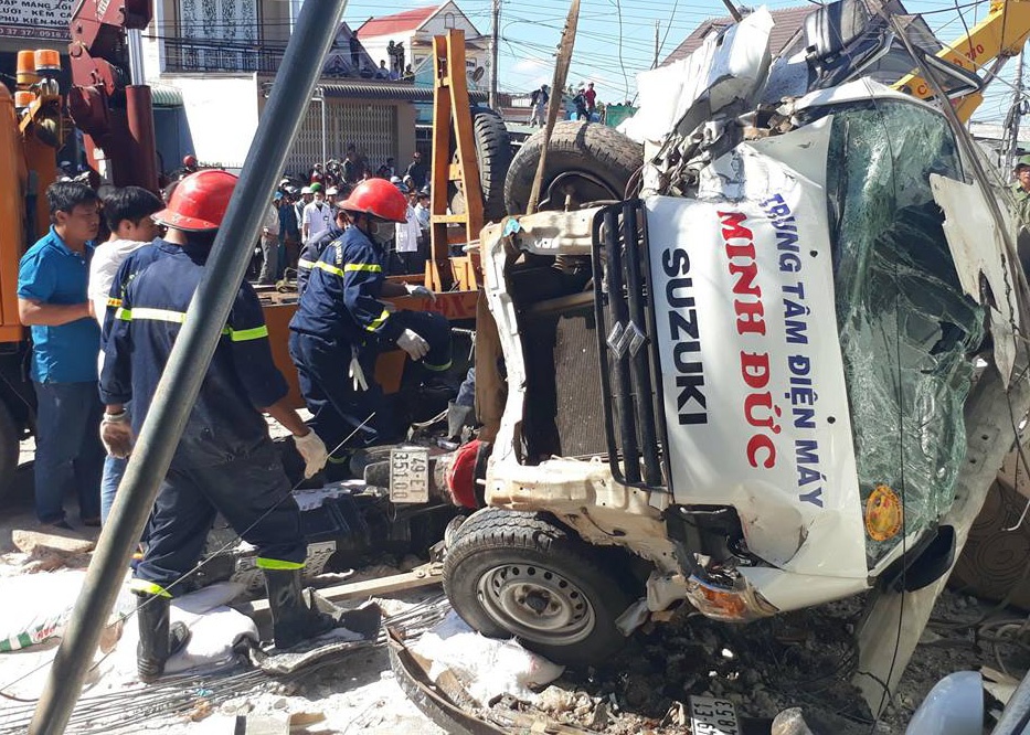 Vu tai nan lam 5 nguoi chet: Xe tai chay qua toc do nen mat phanh hinh anh