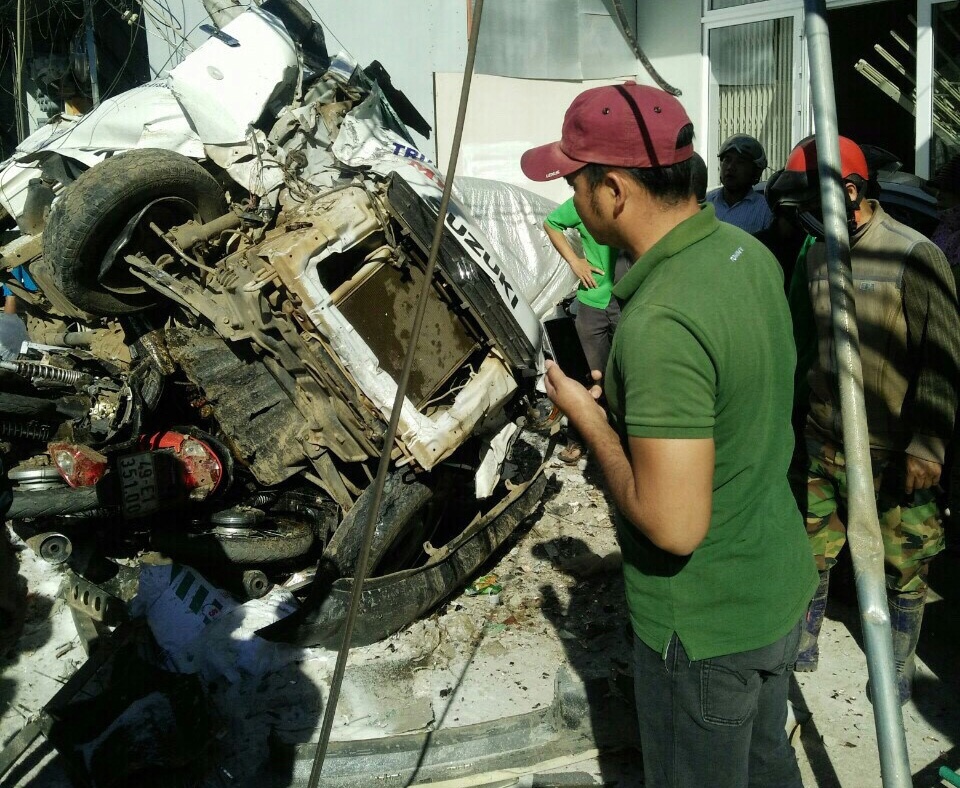 Hien truong vu tai nan lien hoan khien 5 nguoi thiet mang hinh anh