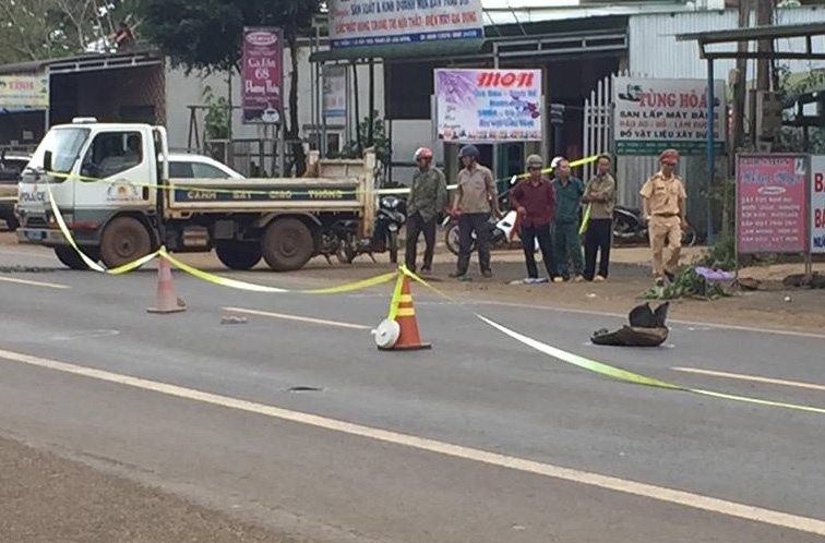 Me gap tai nan nguy kich sau khi cho con di thi hinh anh