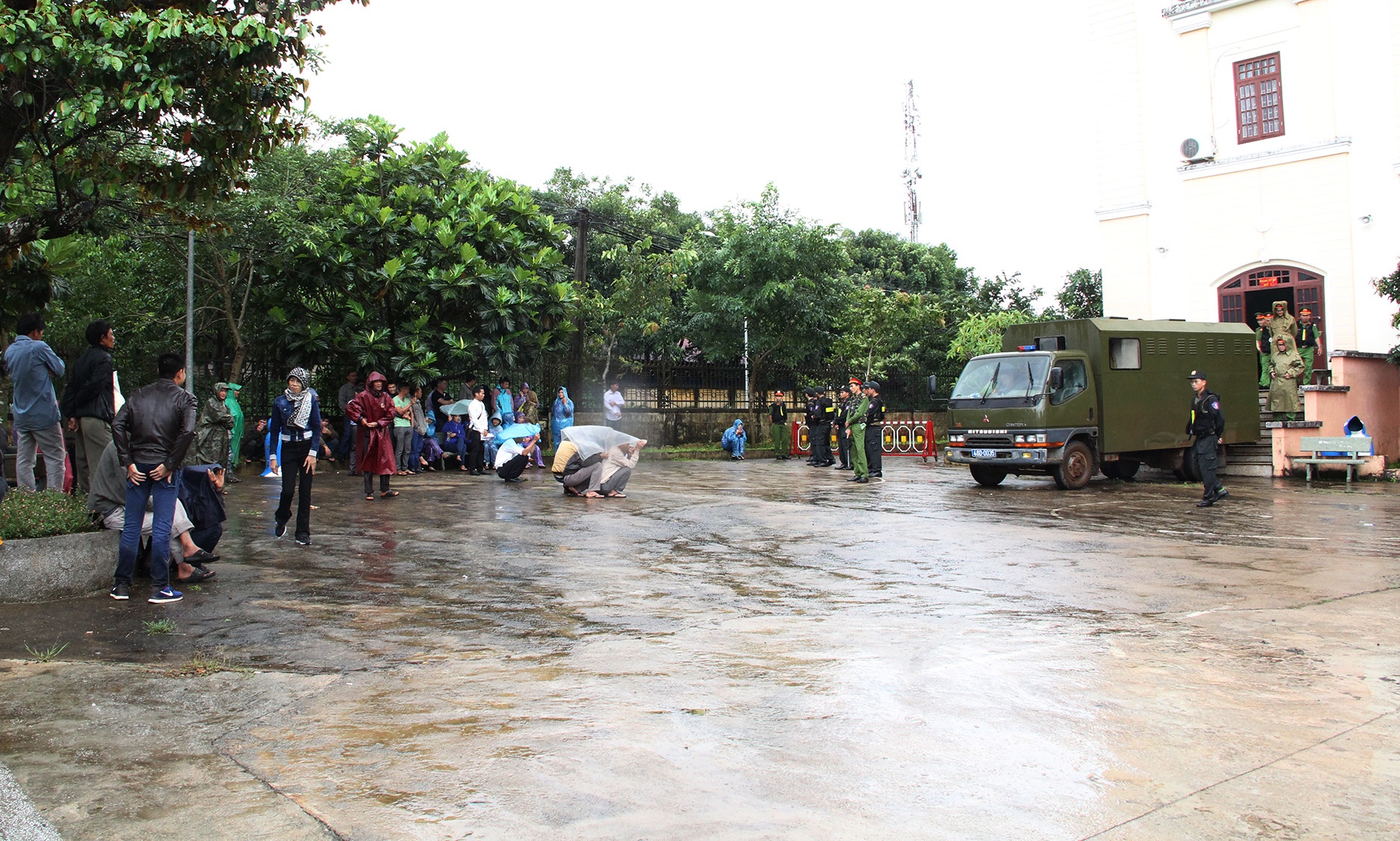Dang Van Hien ban chet ba nguoi anh 2