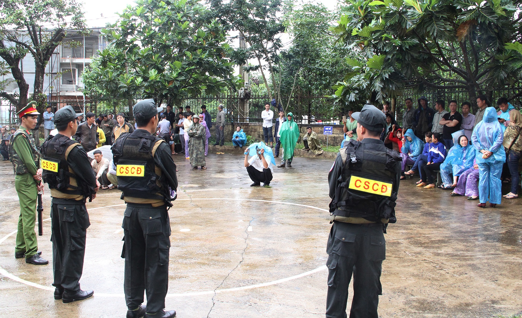 Dang Van Hien ban chet ba nguoi anh 4