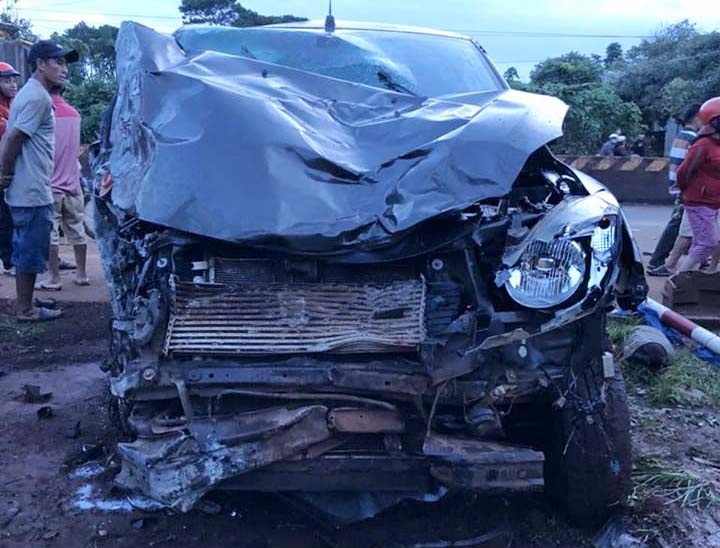 Oto tong 3 xe may, 2 nguoi tu vong hinh anh