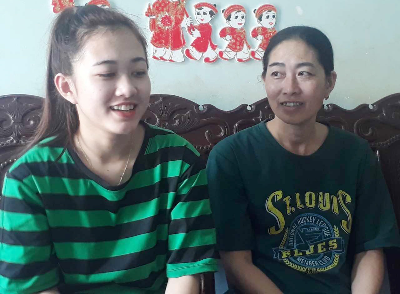 Nu sinh bi cua chan trung tuyen Dai hoc Luat TP.HCM hinh anh