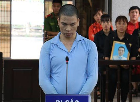 Ke dam chet nguoi khi gianh hat o dam cuoi linh 20 nam tu hinh anh