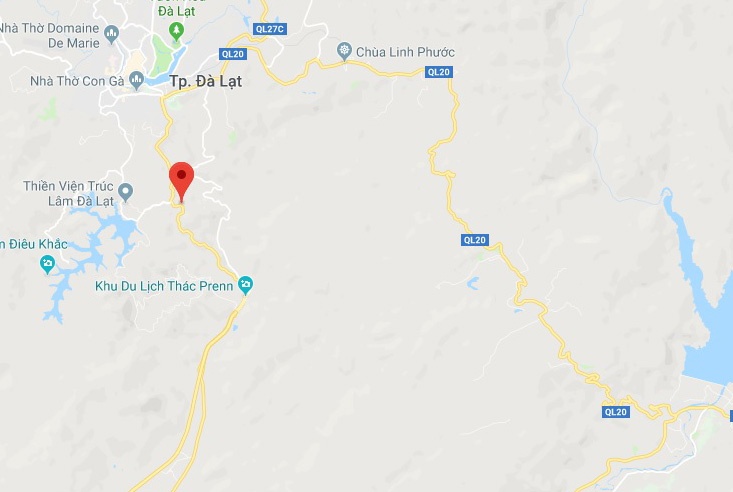 Nguoi dan ong buong hai tay khi do deo anh 2