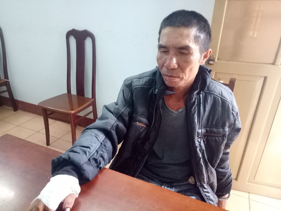 Nguoi dan ong dam chet vo khi den toa giai quyet ly hon hinh anh