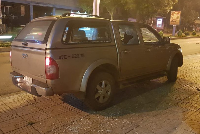 Hai nhóm hỗn chiến khi hát karaoke ảnh 2 Hai nhom hon chien khi hat karaoke anh 2