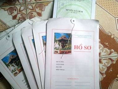 Hai phu nu lua xin viec cho nhieu nguoi chiem doat hon 2 ty hinh anh