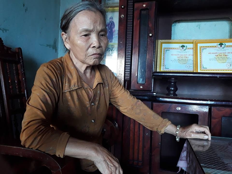 Nghi can giet hang xom phi tang xac tung canh bao nan nhan hinh anh