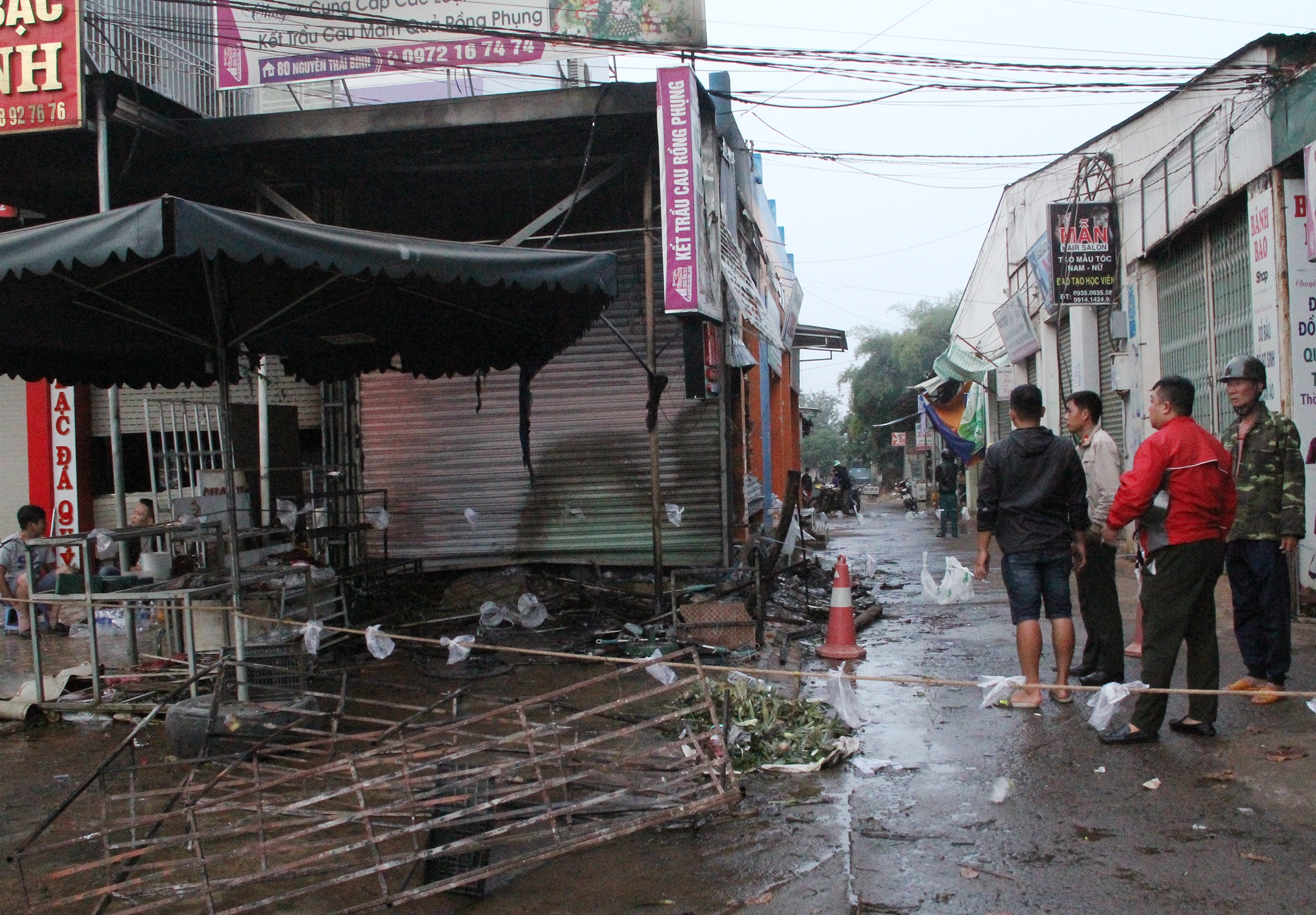 Hai co gai chet chay anh 2