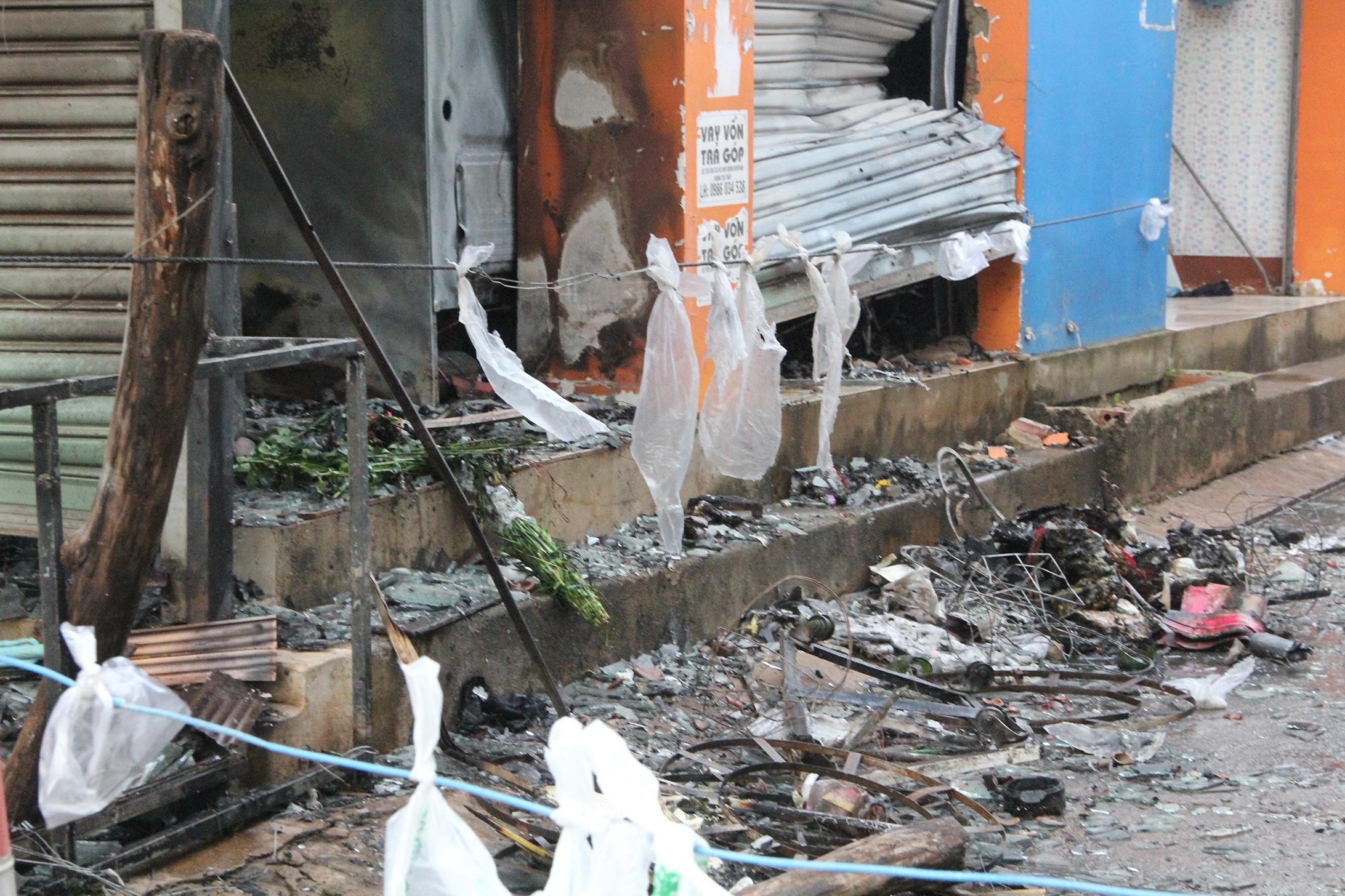 Hai co gai chet chay anh 3