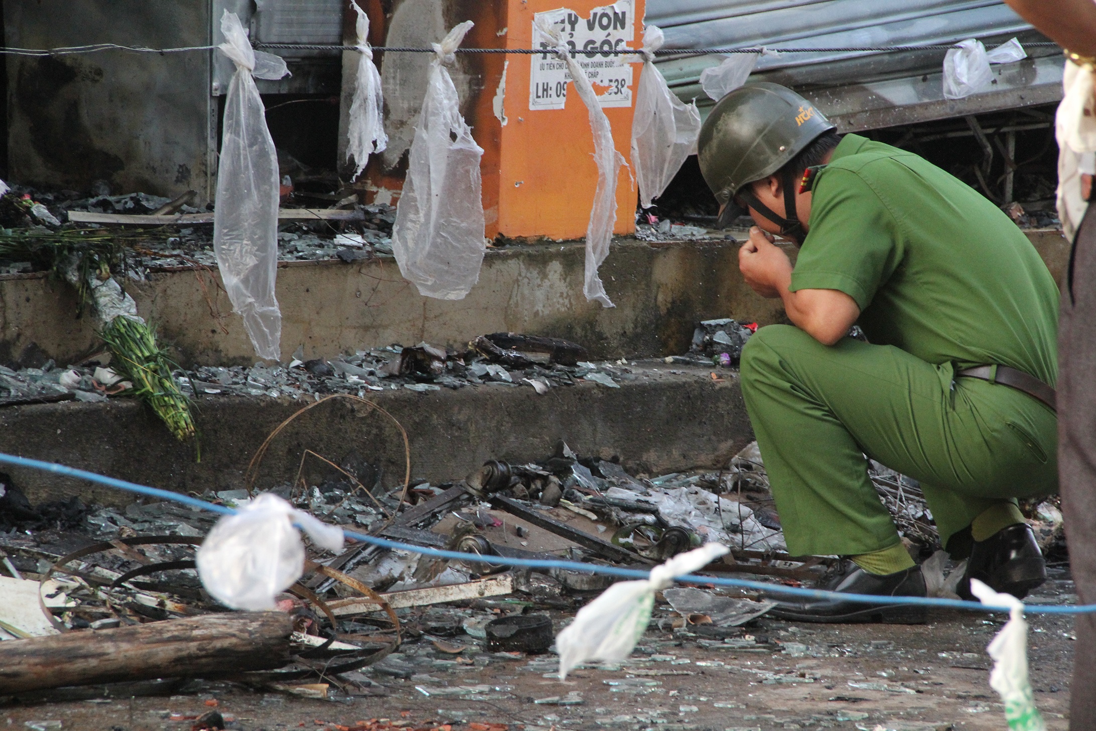 Hai co gai chet chay anh 5