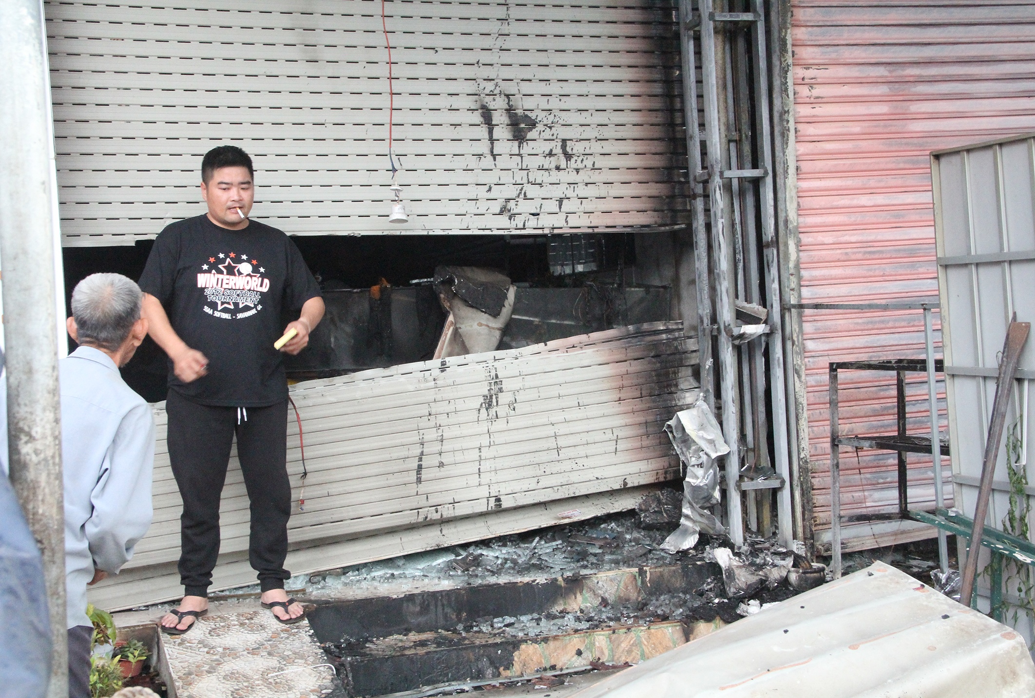 Hai co gai chet chay anh 8