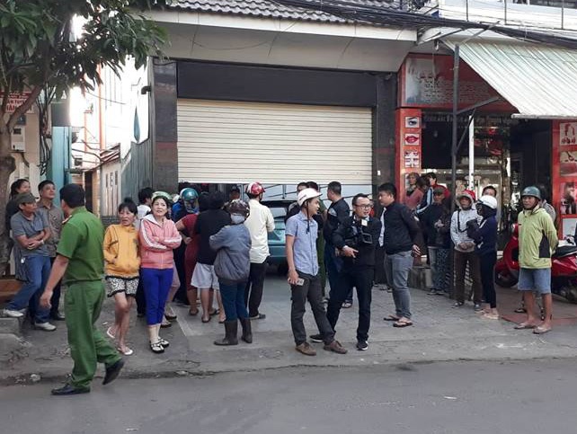 Hang chuc thanh nien phe ma tuy trong quan karaoke hinh anh