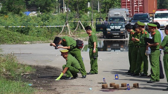 Thanh nien 17 tuoi chem chet nguoi de tra thu hinh anh