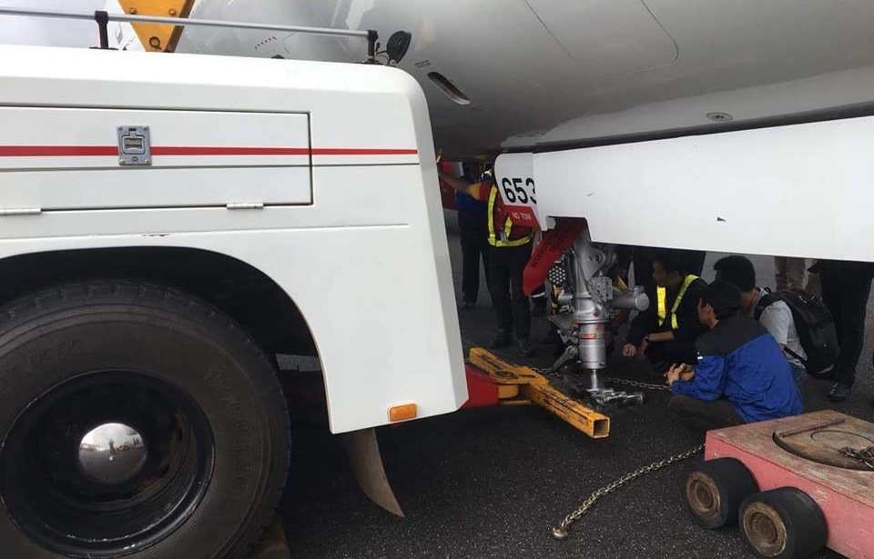 May bay Vietjet gap su co anh 3